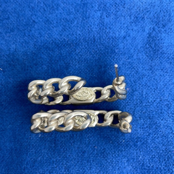 CHANEL Authentic Rare Earrings - Picture 2 of 10